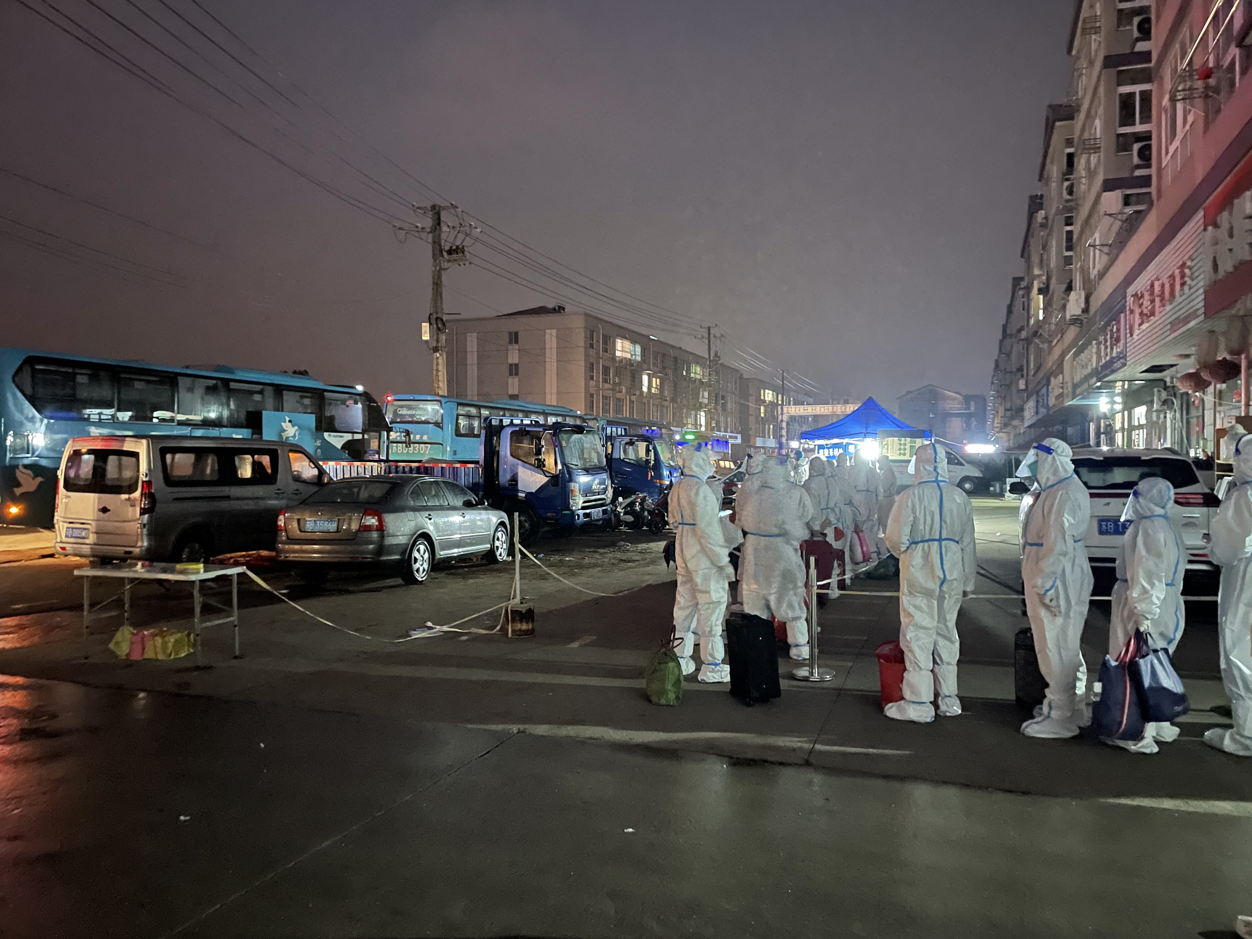中远海运物流党员志愿服务队支援周庄 (5).jpg