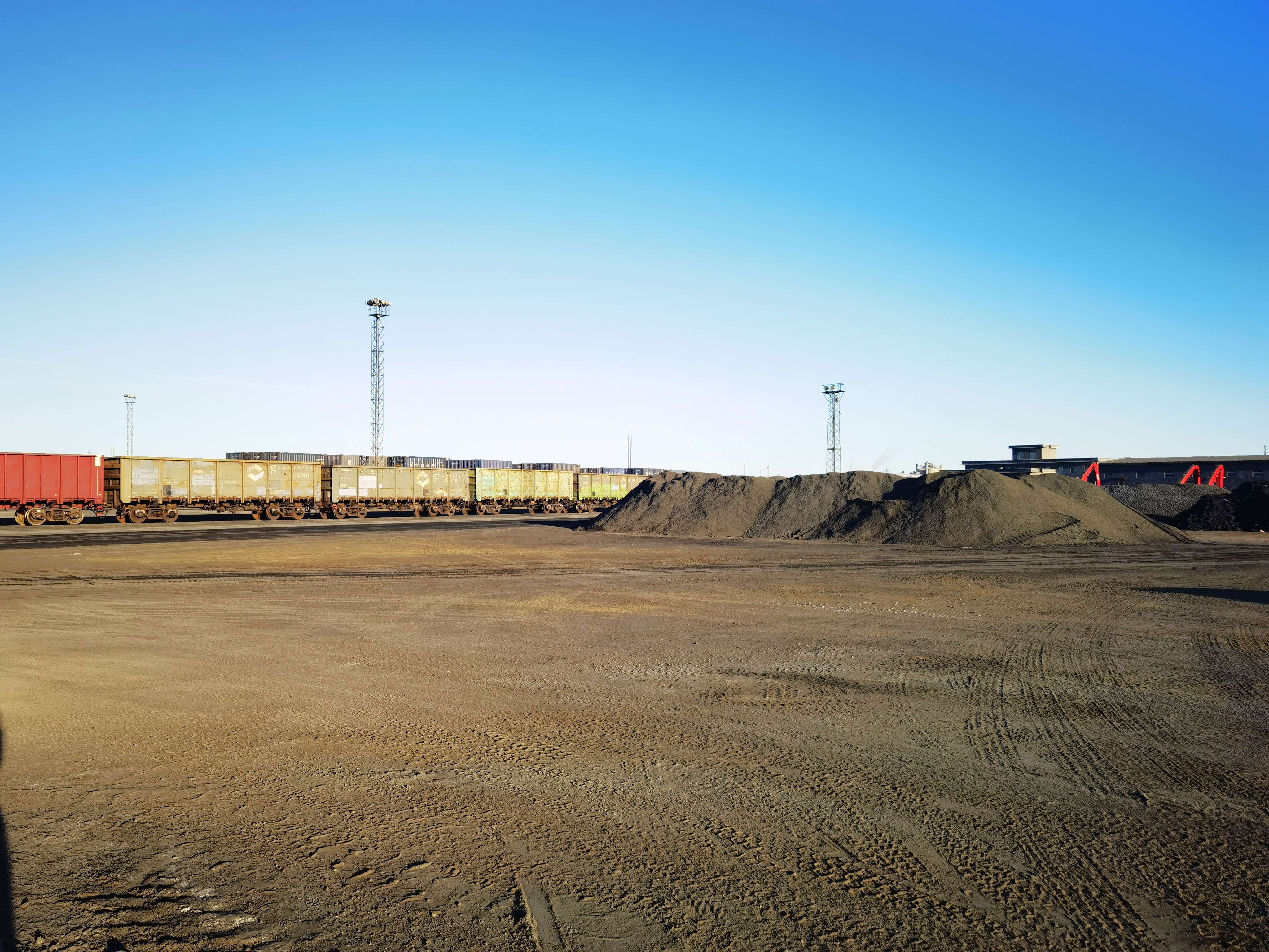 20251107/739c04d4e57cd447010dc3befbbef927.jpg 蒙古铁矿石02(1).jpg