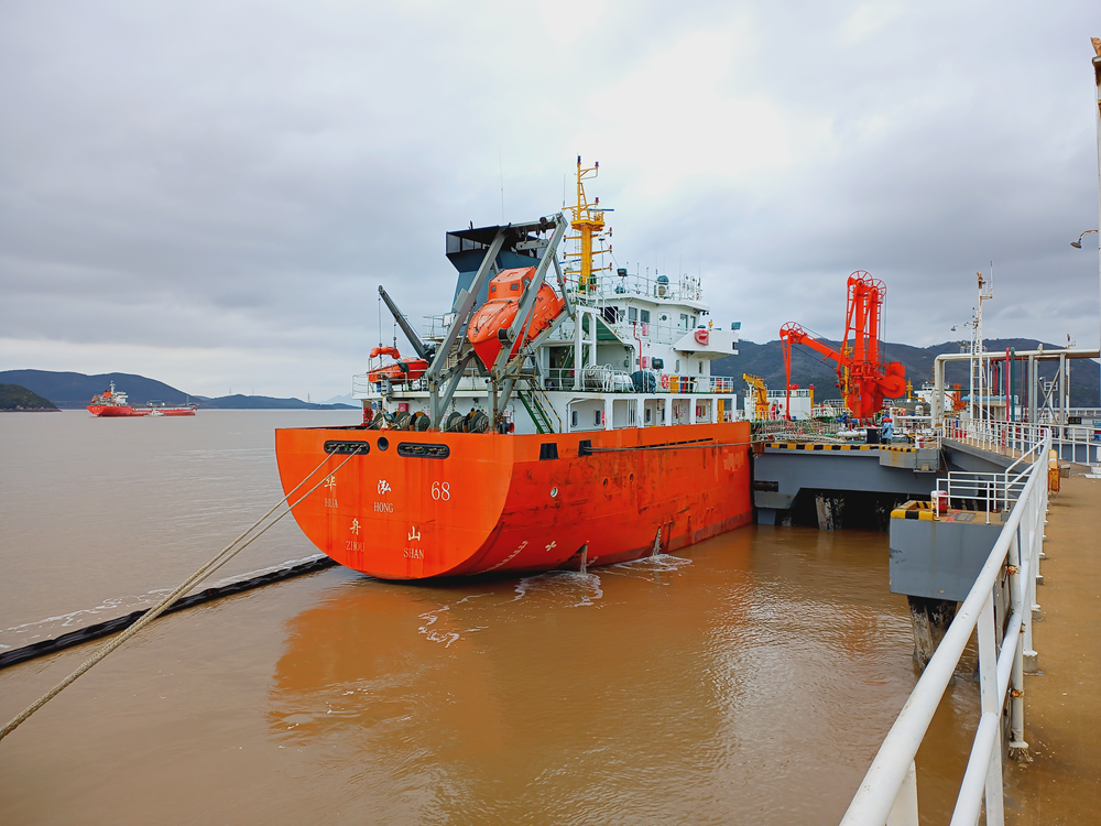 “绿”启障全国首个船用生物燃料油混兑业务落地 (1).png